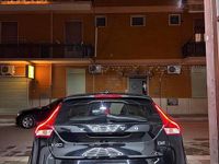 Usata Volvo V40 120 CV (88 kW) 2019 Nero Berlina