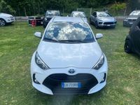 Usata Toyota Yaris Hybrid Lounge 92 CV (67 kW) 2022 Bianco Berlina
