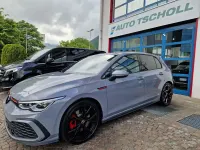 Usata VW Golf VIII GTI 245 CV (180 kW) 2024 Mondsteingrau Berlina