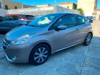 Usata Peugeot 208 Active 68 CV (50 kW) 2013 Marrone Utilitaria