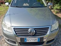 Usata VW Passat 105 CV (77 kW) 2010 Grigio Berlina