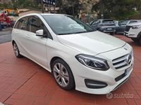 Begagnad Mercedes B200 Business 136 HK (100 kW) 2019 Vit Minibuss