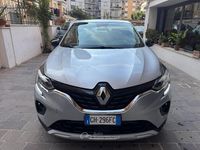 Usata Renault Captur Zen 101 CV (74 kW) 2022 Grigio SUV