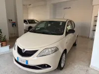 Usata Lancia Ypsilon Platinum 69 CV (50 kW) 2016 Bianco Utilitaria