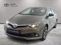 Usata Toyota Auris Hybrid Lounge 99 CV (72 kW) 2016 Grigio Berlina