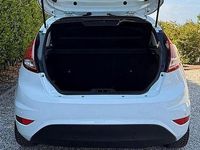 Usata Ford Fiesta 75 CV (55 kW) 2015 Bianco Utilitaria
