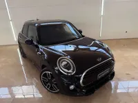 Usata Mini Cooper D Hype 116 CV (85 kW) 2018 Nero Utilitaria