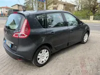 Käytetty Renault Scenic E-Tech Dynamique 110 HP (80 kW) 2011 Harmaa Tila-auto
