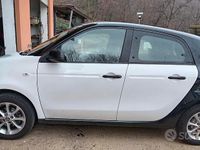 Begagnad Smart ForFour 71 HK (52 kW) 2018 Vit Halvkombi