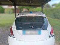 Usata Lancia Ypsilon 80 CV (58 kW) 2013 Bianco Utilitaria