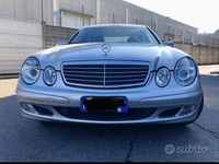 Usata Mercedes E270 177 CV (130 kW) 2002 Grigio Berlina