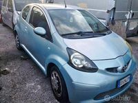 Usata Toyota Aygo 67 CV (49 kW) 2006 Grigio Utilitaria