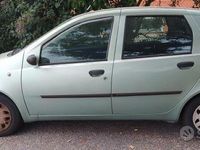 Usata Fiat Punto 80 CV (58 kW) 2001 Verde Berlina