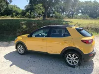 Usata Kia Stonic Style 97 CV (71 kW) 2019 Giallo SUV