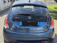 Usata Lancia Ypsilon Gold 69 CV (50 kW) 2022 Blu/azzurro Utilitaria