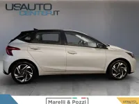 Usata Hyundai i20 100 CV (73 kW) 2021 Verde Utilitaria