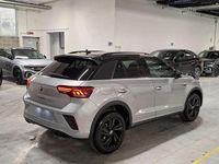 Nuova VW T-Roc R-line Plus 116 CV (85 kW) 2025 Pyrit silver/tetto nero SUV