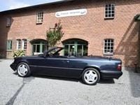 Usata Mercedes E200 136 CV (100 kW) 1997 Blu Cabrio