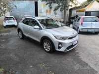 Usata Kia Stonic Style 110 CV (80 kW) 2017 Argento SUV