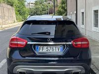 Usata Mercedes GLA200 Premium 136 CV (100 kW) 2016 Blu/azzurro SUV