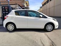 Usata Toyota Yaris Hybrid Business Edition 73 CV (53 kW) 2019 Bianco Berlina