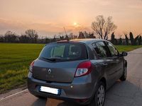 Usata Renault Clio III 75 CV (55 kW) 2011 Grigio Berlina