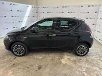 Usata Lancia Ypsilon Gold 69 CV (50 kW) 2023 Nero Utilitaria