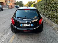 Usata Peugeot 208 68 CV (50 kW) 2013 Nero Utilitaria