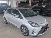 Usata Toyota Yaris Hybrid Business Edition 101 CV (74 kW) 2019 Argento Berlina