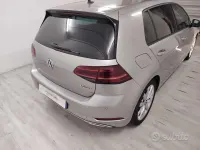 Usata VW Golf VIII Executive 131 CV (96 kW) 2020 Grigio Berlina