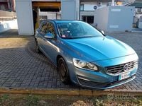 Usata Volvo V60 120 CV (88 kW) 2016 Blu Station wagon