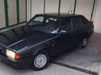 Usata Alfa Romeo 75 103 CV (75 kW) 1992 Nero Berlina
