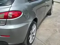Usata Alfa Romeo 147 150 CV (110 kW) 2005 Grigio Utilitaria