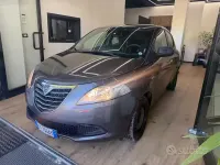 Usata Lancia Ypsilon 69 CV (50 kW) 2014 Grigio Utilitaria