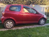 Usata Toyota Yaris 2003 Rosso Utilitaria