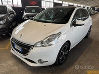 Usata Peugeot 208 Allure 82 CV (60 kW) 2014 Bianco Utilitaria