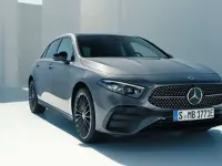 Usata Mercedes A180 AMG Line Premium 116 CV (85 kW) 2023 Argento Berlina