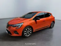 Usata Renault Clio V Techno 101 CV (74 kW) 2023 Arancione Berlina