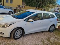 Begagnad Kia Ceed 2013 Vit Halvkombi