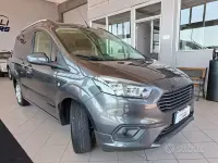 Usata Ford Tourneo Courier Sport 101 CV (74 kW) 2018 Grigio Monovolume