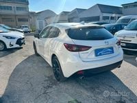 Usata Mazda 3 105 CV (77 kW) 2016 Bianco Berlina