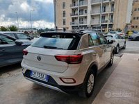 Usata VW T-Roc Life 110 CV (80 kW) 2023 Beige SUV