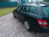 Usado Mercedes C220 170 CV (125 kW) 2010 Negro Familiar
