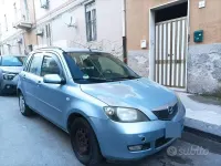 Usata Mazda 2 75 CV (55 kW) 2003 Bluazzurro Utilitaria