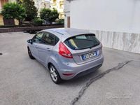 Usata Ford Fiesta 60 CV (44 kW) 2012 Grigio Utilitaria