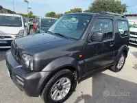 Usata Suzuki Jimny 86 CV (63 kW) 2012 Grigio SUV