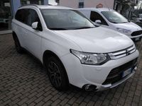Usata Mitsubishi Outlander Instyle 150 CV (110 kW) 2015 Bianco pastello SUV