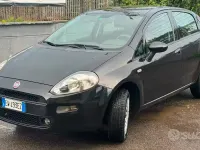 Usata Fiat Punto Lounge 77 CV (56 kW) 2014 Nero Utilitaria