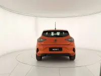Usata Renault Clio V Evolution 101 CV (74 kW) 2023 Arancione Berlina