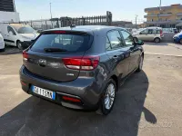 Usata Kia Rio 82 CV (60 kW) 2020 Grigio Berlina